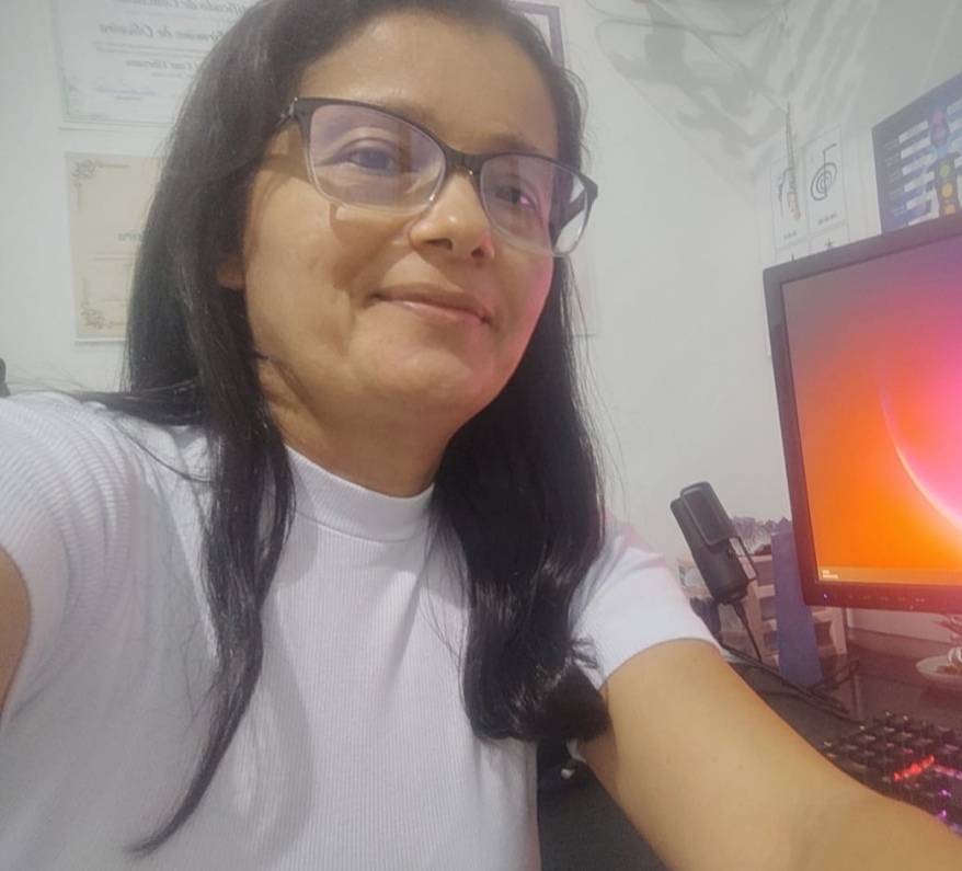 Adriana Firmino, terapeuta de Reiki e Radiestesia